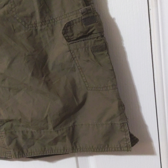 VINTAGE‼️ Columbia Green Cargo Skirt, Velcro pockets, adjustable, medium - Picture 4 of 9
